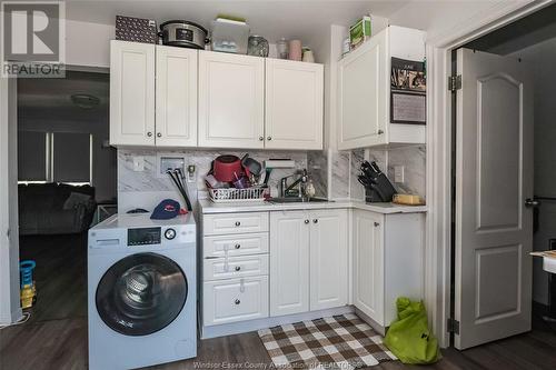 956 Prado Place, Windsor, ON - Indoor Photo Showing Laundry Room