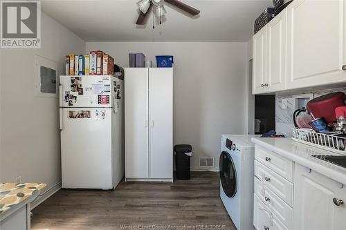 956 Prado Place, Windsor, ON - Indoor Photo Showing Laundry Room