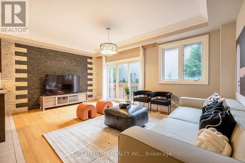 12B Basswood Road, Toronto, ON - Indoor Photo Showing Living Room