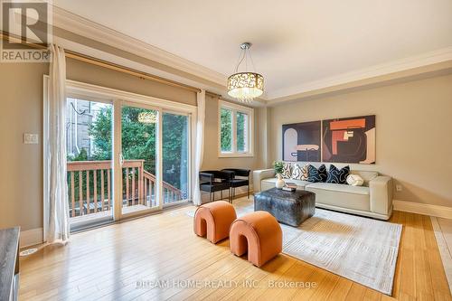 12B Basswood Road, Toronto, ON - Indoor Photo Showing Living Room