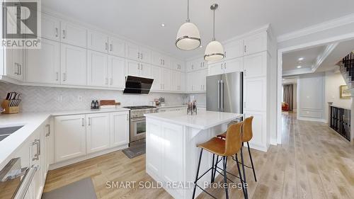 70 William Durie Way, Toronto (Newtonbrook West), ON - Indoor Photo Showing Kitchen With Upgraded Kitchen