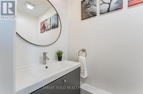 2 Oriole Road, Toronto (Yonge-St. Clair), ON - Indoor Photo Showing Bathroom