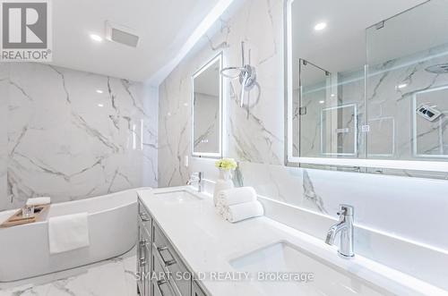 2 Oriole Road, Toronto (Yonge-St. Clair), ON - Indoor Photo Showing Bathroom