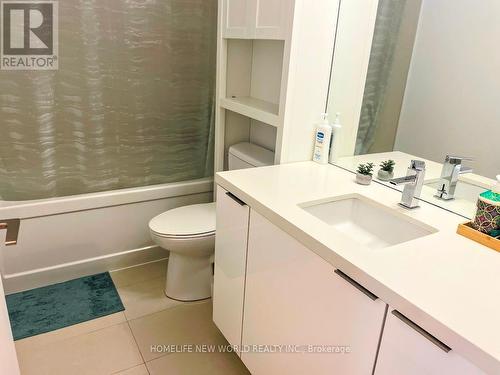 510 - 8 Eglinton Avenue E, Toronto, ON - Indoor Photo Showing Bathroom