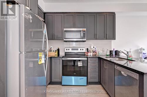 35 - 99 Roger Street, Waterloo, ON - Indoor Photo Showing Kitchen With Double Sink