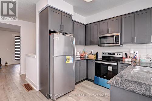 35 - 99 Roger Street, Waterloo, ON - Indoor Photo Showing Kitchen