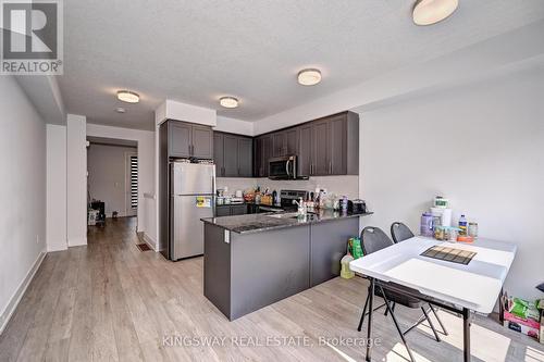 35 - 99 Roger Street, Waterloo, ON - Indoor Photo Showing Kitchen