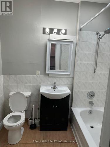 Unit 5 - 31 King Street E, Oshawa, ON - Indoor Photo Showing Bathroom