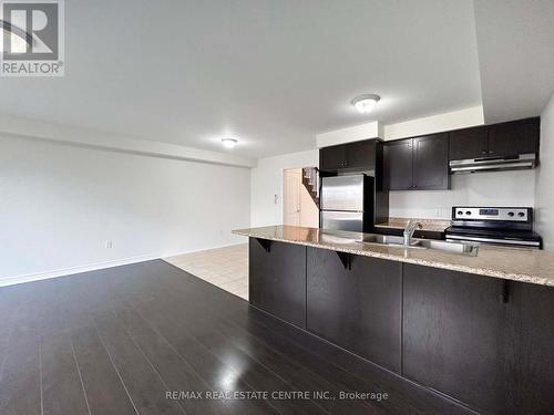 840 Cook Crescent, Shelburne, ON - Indoor Photo Showing Kitchen With Double Sink