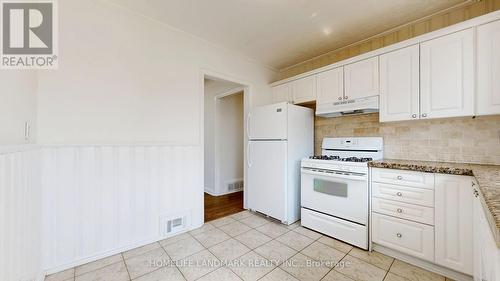 177 Maple Avenue, Richmond Hill, ON - Indoor Photo Showing Kitchen