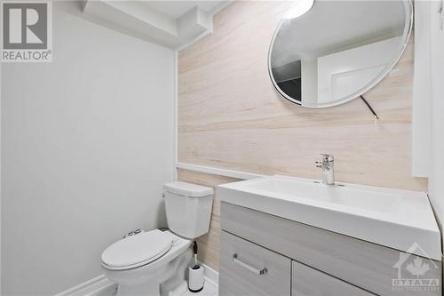 331 Finial Way, Ottawa, ON - Indoor Photo Showing Bathroom