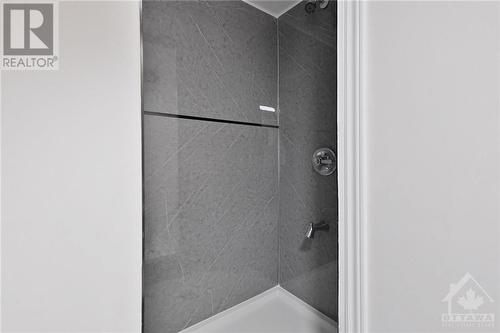 331 Finial Way, Ottawa, ON - Indoor Photo Showing Bathroom