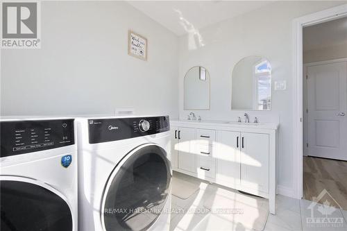 331 Finial Way, Ottawa, ON - Indoor Photo Showing Laundry Room