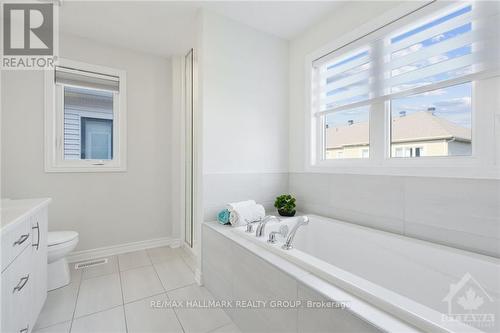 331 Finial Way, Ottawa, ON - Indoor Photo Showing Bathroom