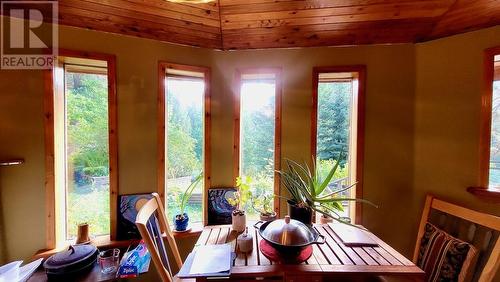 2010 Creek Street, Nelson, BC - Indoor Photo Showing Dining Room