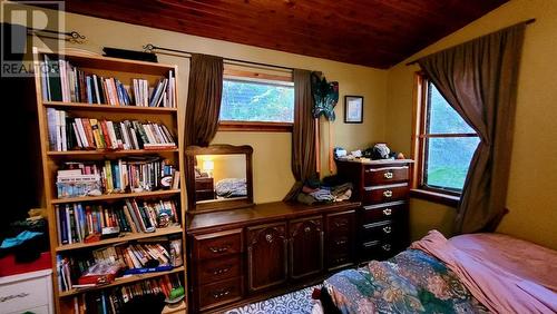 2010 Creek Street, Nelson, BC - Indoor Photo Showing Bedroom