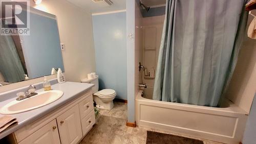 2010 Creek Street, Nelson, BC - Indoor Photo Showing Bathroom