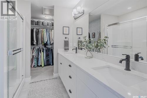 339 Dagnone Crescent, Saskatoon, SK - Indoor Photo Showing Bathroom