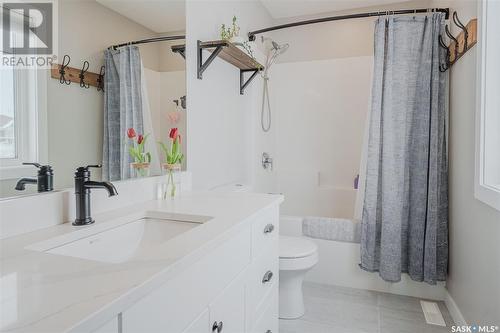 339 Dagnone Crescent, Saskatoon, SK - Indoor Photo Showing Bathroom