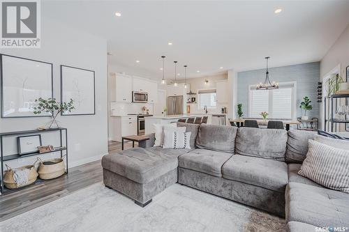 339 Dagnone Crescent, Saskatoon, SK - Indoor Photo Showing Living Room