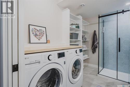 339 Dagnone Crescent, Saskatoon, SK - Indoor Photo Showing Laundry Room