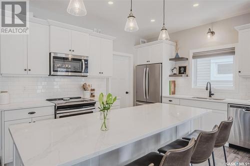 339 Dagnone Crescent, Saskatoon, SK - Indoor Photo Showing Kitchen With Upgraded Kitchen