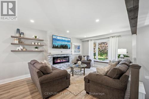 941 Wyldewood Drive, Oshawa, ON - Indoor Photo Showing Living Room With Fireplace