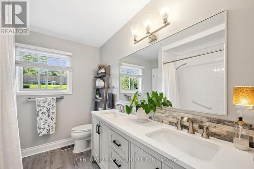 941 Wyldewood Drive, Oshawa, ON - Indoor Photo Showing Bathroom