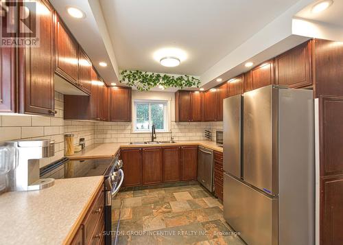 5450 Highway 11 S, Oro-Medonte, ON - Indoor Photo Showing Kitchen With Double Sink