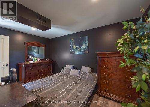 5450 Highway 11 S, Oro-Medonte, ON - Indoor Photo Showing Bedroom