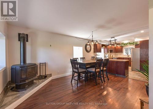 5450 Highway 11 S, Oro-Medonte, ON - Indoor Photo Showing Dining Room