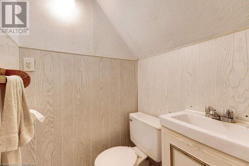 272 East 15Th Street, Hamilton, ON - Indoor Photo Showing Bathroom