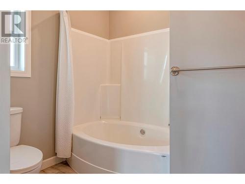 61 Antoine Road Unit# 1 Lot# 1, Vernon, BC - Indoor Photo Showing Bathroom