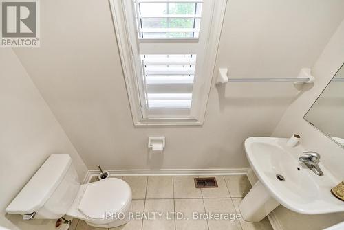 566 Bessborough Drive, Milton, ON - Indoor Photo Showing Bathroom