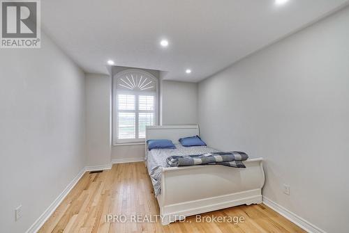 566 Bessborough Drive, Milton, ON - Indoor Photo Showing Bedroom