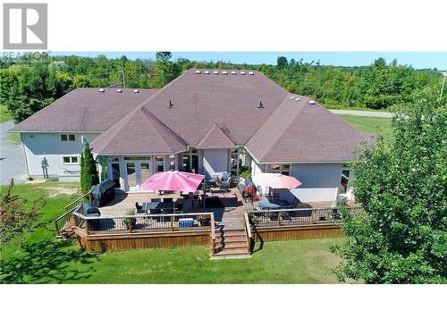 556 West Point Drive, Perth, ON - Outdoor