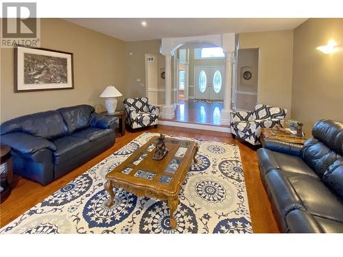 556 West Point Drive, Perth, ON - Indoor Photo Showing Living Room