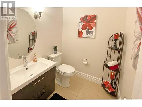 556 West Point Drive, Perth, ON - Indoor Photo Showing Bathroom