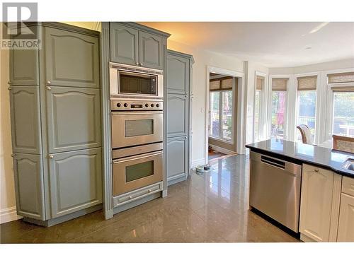 556 West Point Drive, Perth, ON - Indoor Photo Showing Kitchen