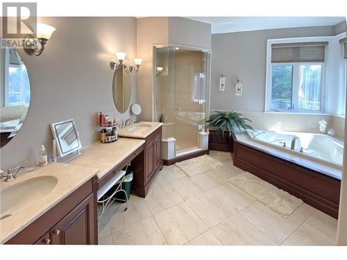 556 West Point Drive, Perth, ON - Indoor Photo Showing Bathroom