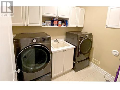 556 West Point Drive, Perth, ON - Indoor Photo Showing Laundry Room