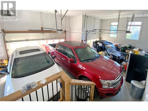 556 West Point Drive, Perth, ON - Indoor Photo Showing Garage