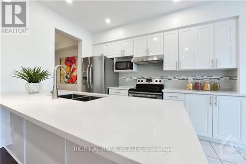 615 Remnor Avenue, Ottawa, ON - Indoor Photo Showing Kitchen With Double Sink With Upgraded Kitchen