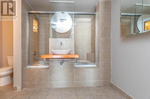 1022 - 550 Queens Quay W, Toronto (Waterfront Communities), ON - Indoor Photo Showing Bathroom