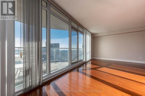 1022 - 550 Queens Quay W, Toronto (Waterfront Communities), ON - Indoor Photo Showing Other Room