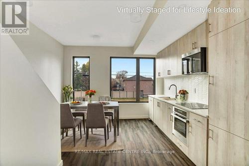 31 Rainwater Lane, Barrie, ON - Indoor Photo Showing Kitchen With Upgraded Kitchen