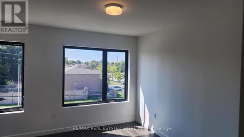 31 Rainwater Lane, Barrie, ON - Indoor Photo Showing Other Room