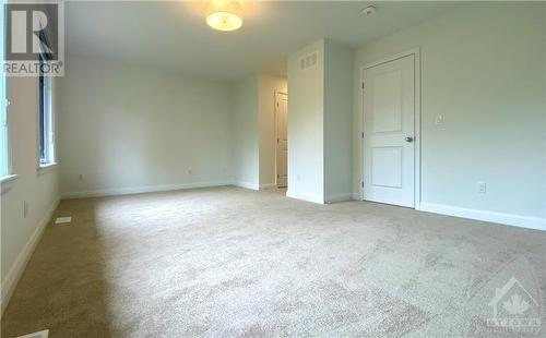 33 Kinver Private, Ottawa, ON - Indoor Photo Showing Other Room