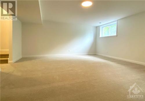 33 Kinver Private, Ottawa, ON - Indoor Photo Showing Other Room