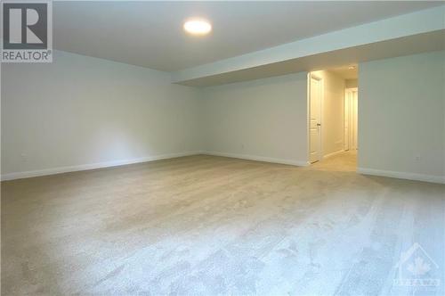 33 Kinver Private, Ottawa, ON - Indoor Photo Showing Other Room